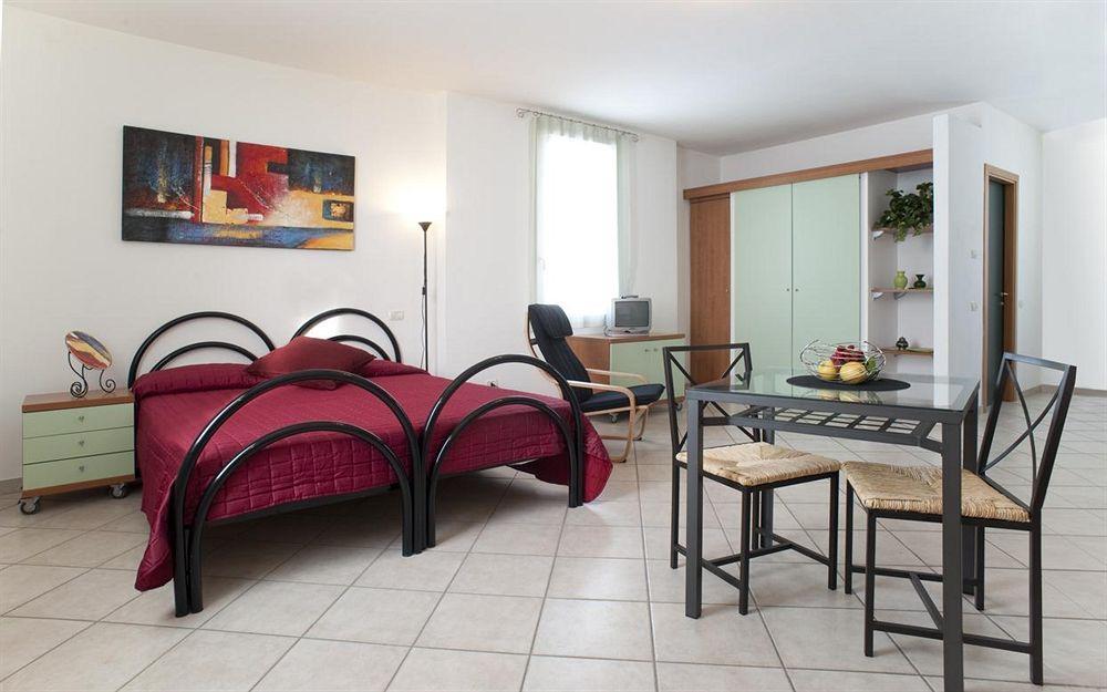 Villa Meli Lupi - Residenze Temporanee 파르마 외부 사진