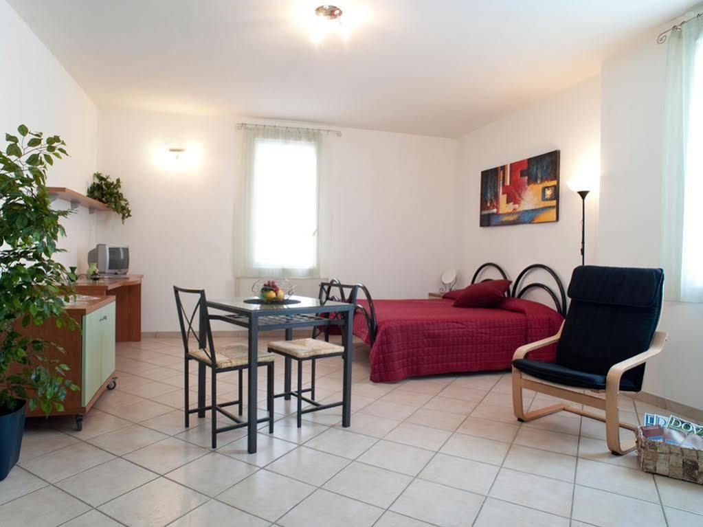 Villa Meli Lupi - Residenze Temporanee 파르마 외부 사진