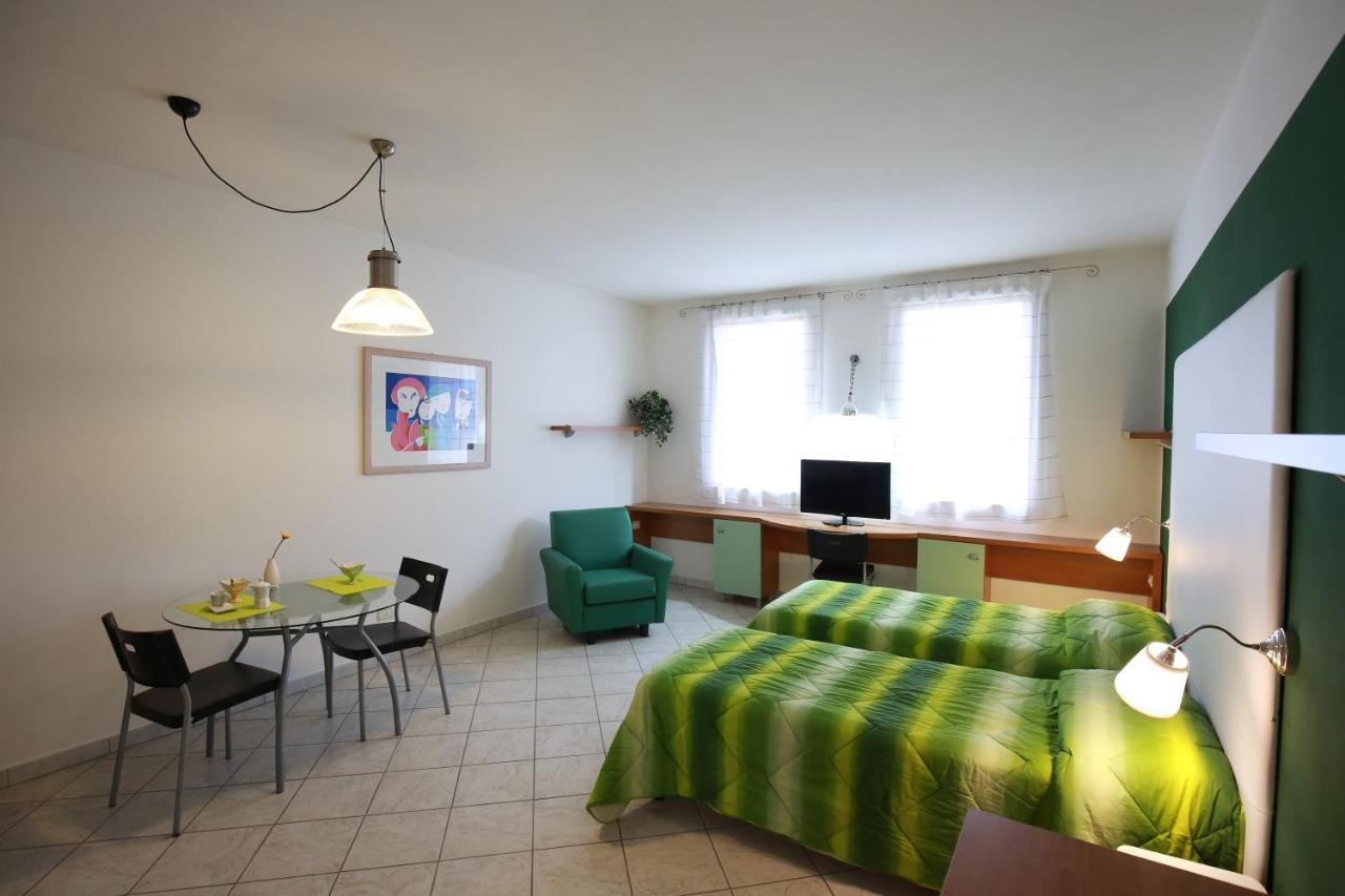 Villa Meli Lupi - Residenze Temporanee 파르마 외부 사진