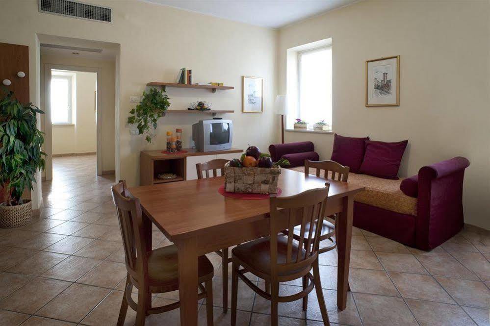 Villa Meli Lupi - Residenze Temporanee 파르마 외부 사진